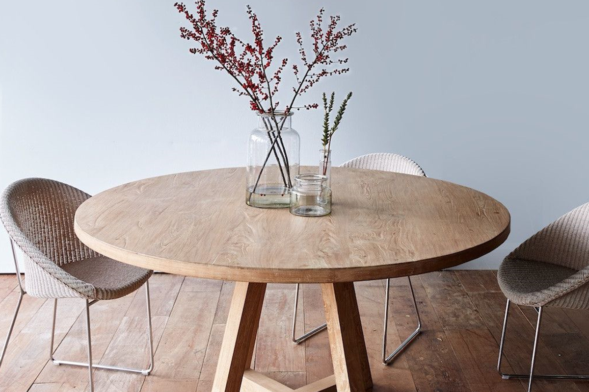 Benefits Of Having A Rounded Wood Table At Home